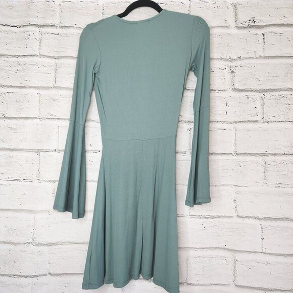 Topshop Women's Sage Green Ribbed Bell Long Sleeve Mini Paris Dress Size US 4 - Picture 3 of 16